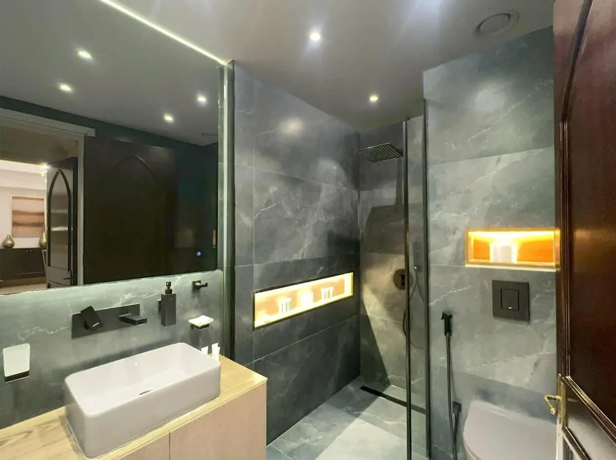 Upgraded 2Bdr With Acess To Dubai Mall 0*,  United Arab Emirates